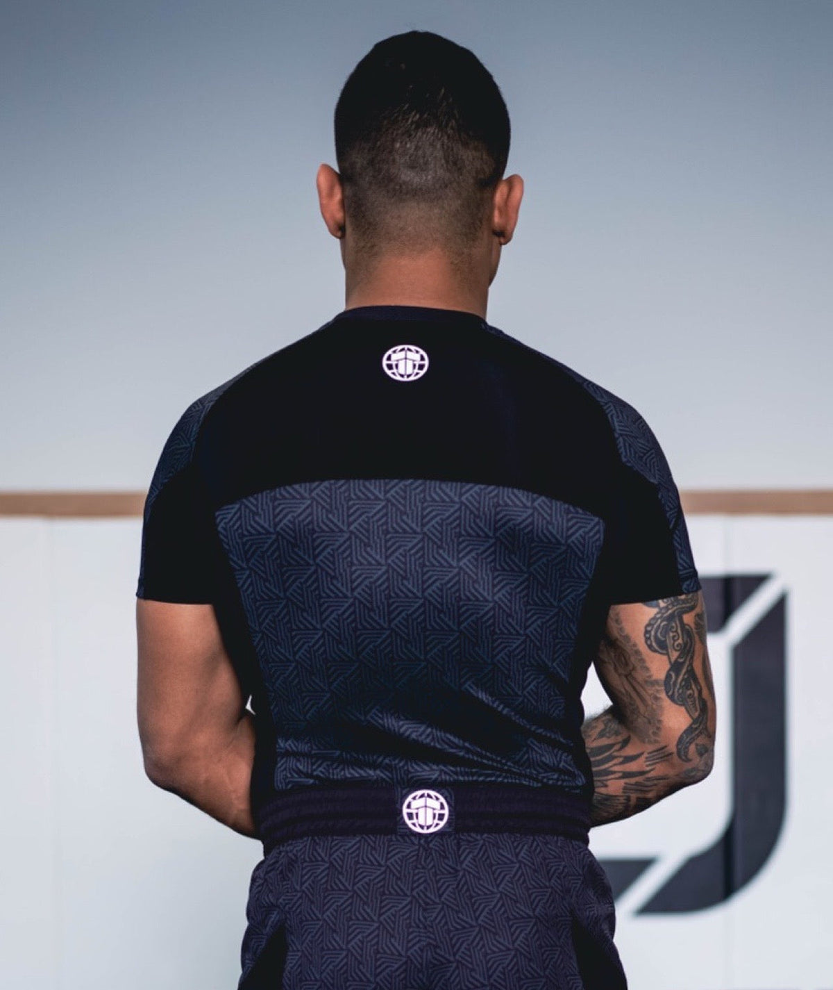 Dimension Short Sleeve Rash Guard - Black