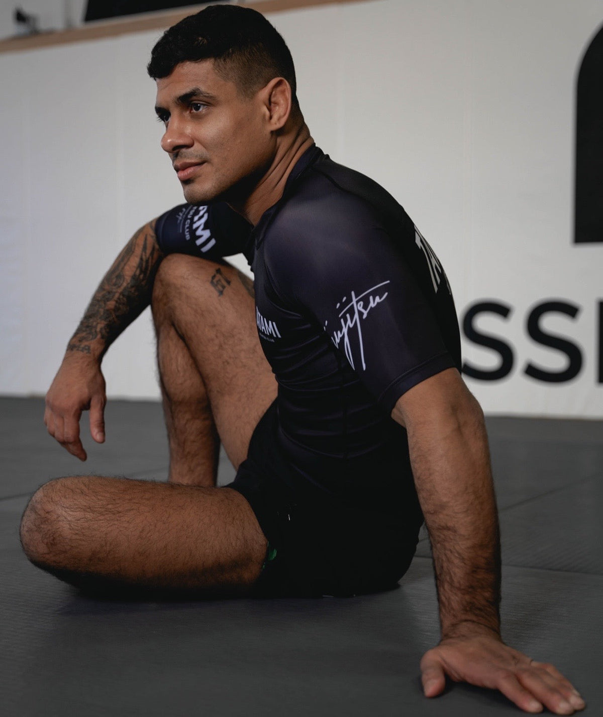 JJ Club Short Sleeve Rash Guard - Black